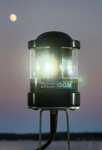 Q Tricolor/Anchor LED Nav Light with Photodiode in White