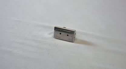 09E11A Chiavistello 62x35x19 senza riscontro pomello a molla e perno L=22