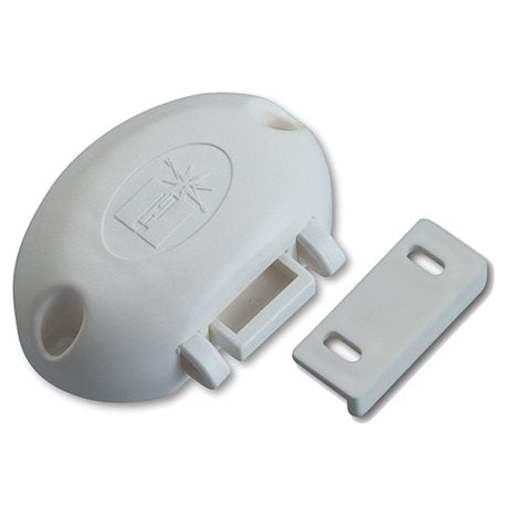 Plastic latch with anti vibrations