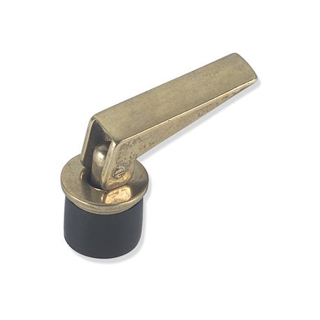 Simple snap handle drain plug